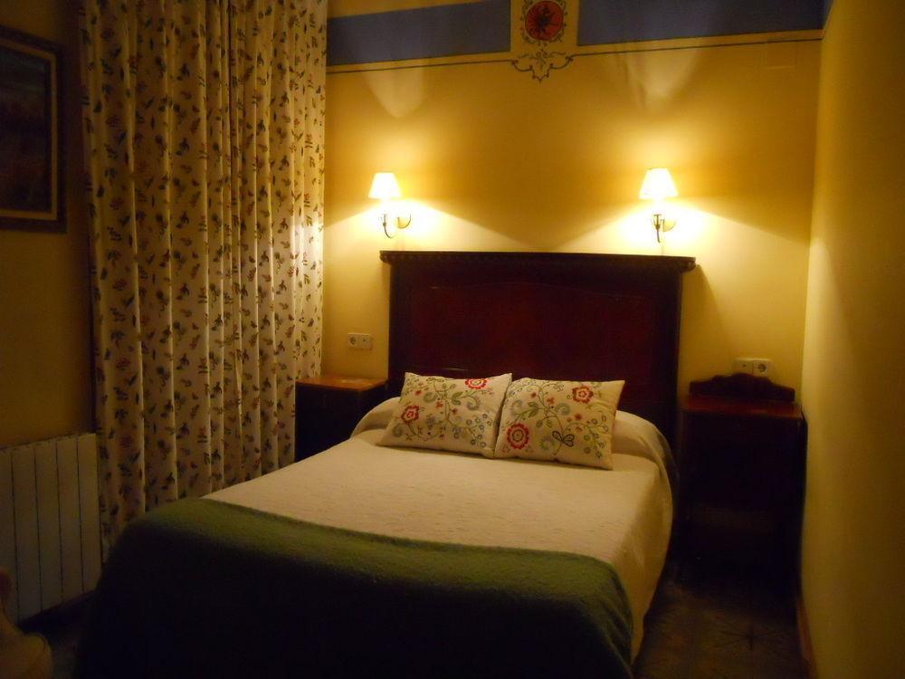 Hotel 1900 Casa Anita Requena Zewnętrze zdjęcie